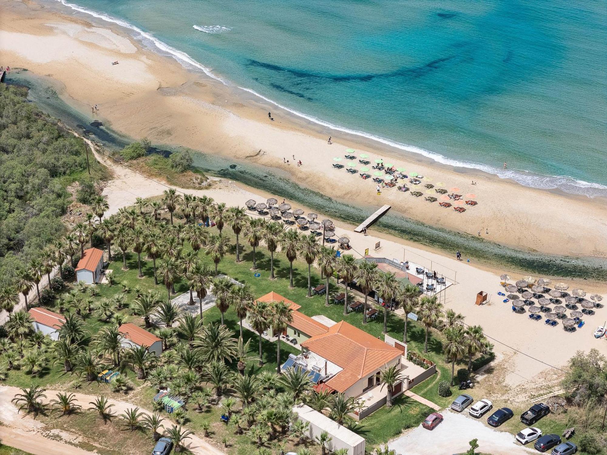 La Palma Beachfront Suites เยโอริยิอูโปลิส ภายนอก รูปภาพ