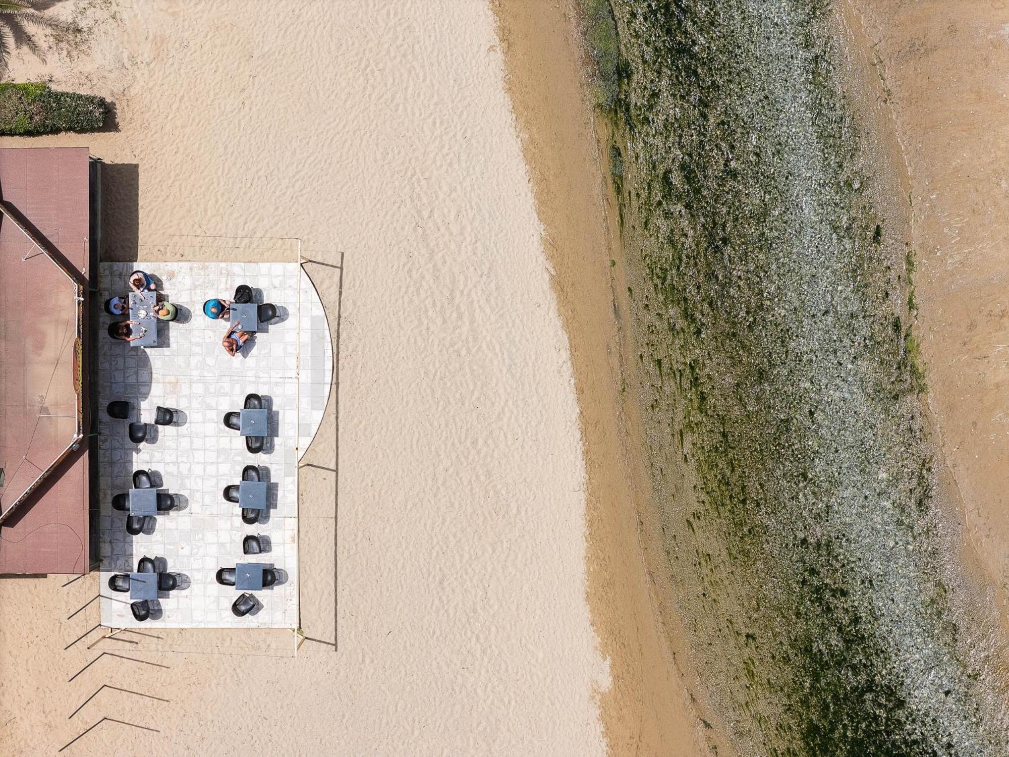 La Palma Beachfront Suites เยโอริยิอูโปลิส ภายนอก รูปภาพ