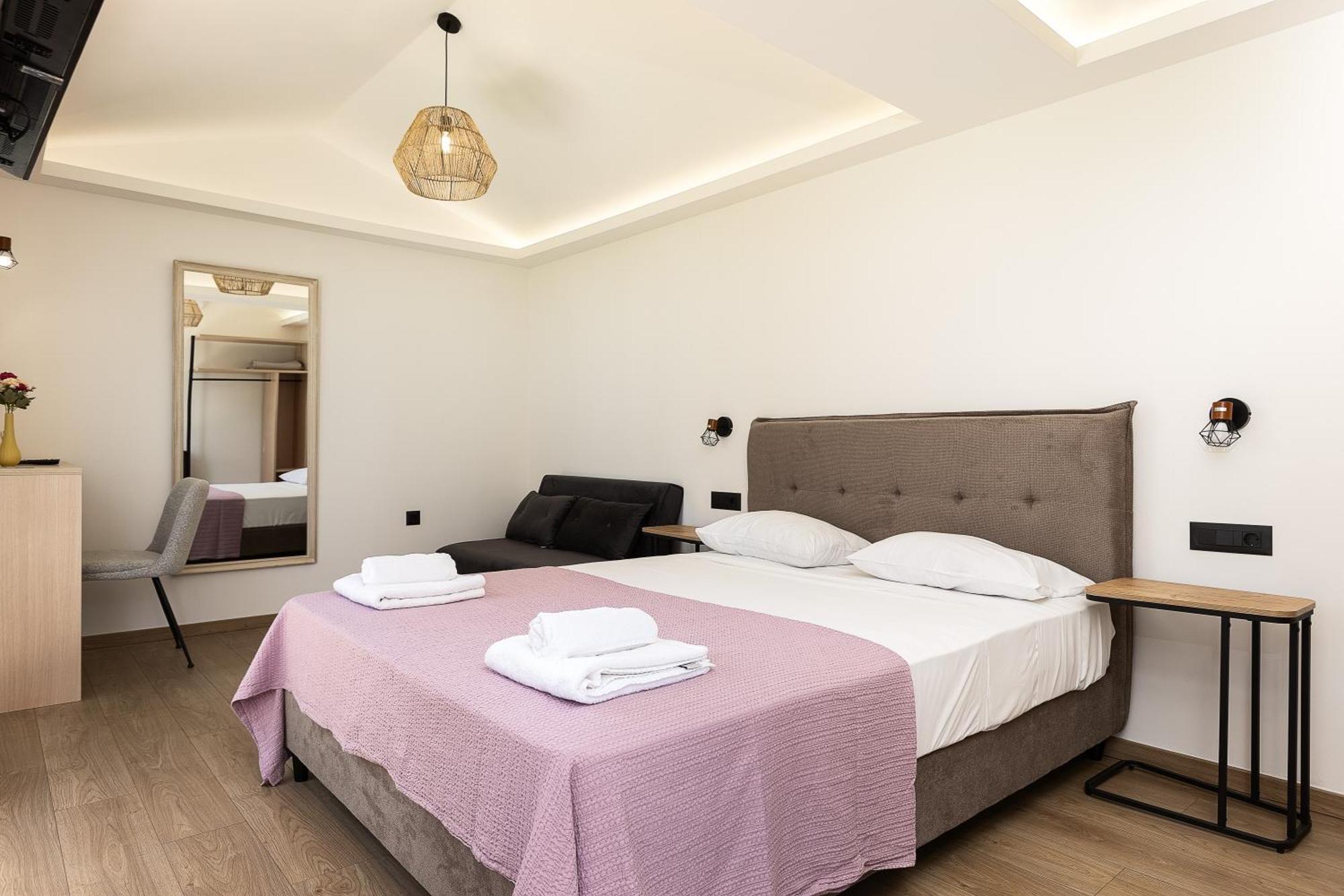 La Palma Beachfront Suites เยโอริยิอูโปลิส ภายนอก รูปภาพ